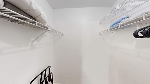 1826 Esters Rd, 2 Beds Apartment for Rent