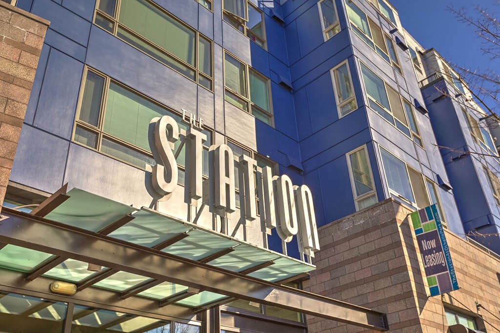 the building in which the hotel is located