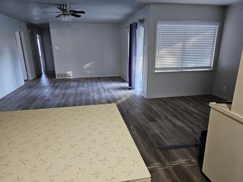 706 Forest Dr 3 Beds Apartment for Rent