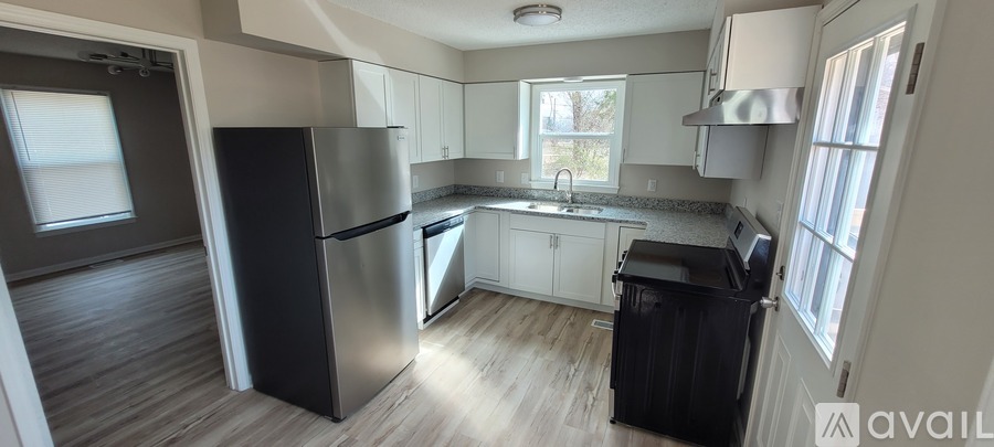 4505 Southern Webbing Mill Rd 3 Beds Single Family Home for Rent - Photo gallery 3