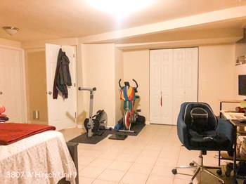 1364-66 N. Hamlin Ave. 2-3 Beds Apartment for Rent - Photo Gallery 3