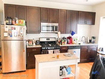 7601 N. Sheridan Rd. 2-5 Beds Apartment for Rent - Photo Gallery 3