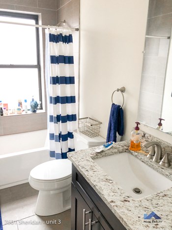 7601 N. Sheridan Rd. 2-5 Beds Apartment for Rent - Photo Gallery 4