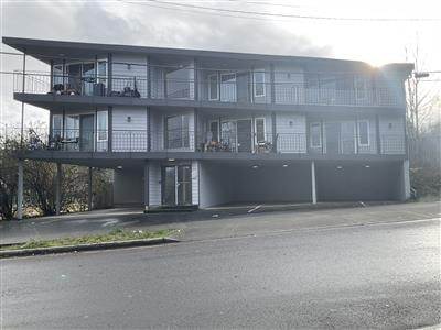 Studio apartment at Quaker Court Apartments in Seattle, WA