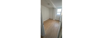 2 Bedrooms, 1 Bathroom