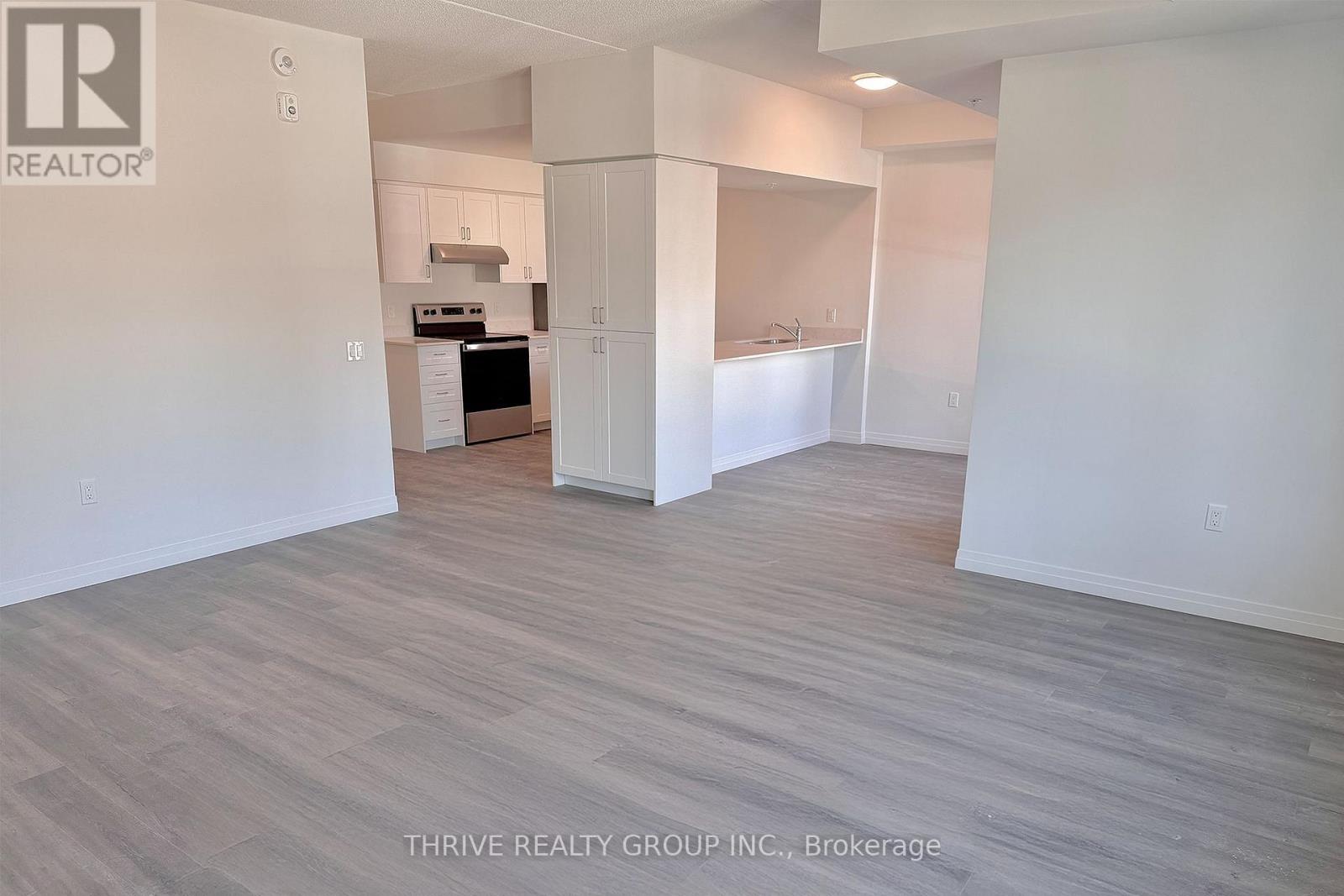 Source URL: https://ddfcdn.realtor.ca/listing/TS639112618966800000/reb13/highres/6/x12736536_10.jpg
