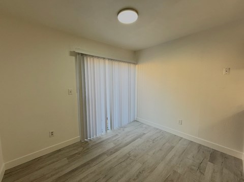 3310 R St. Apt. B 2 Beds Apartment for Rent