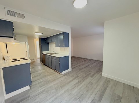 3310 R St. Apt. B 2 Beds Apartment for Rent