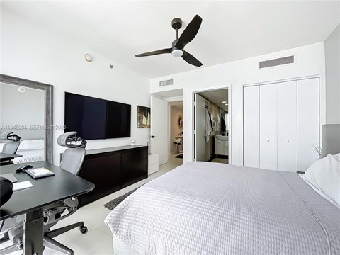 475 Brickell Avenue 2 Beds Apartment for Rent