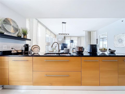 475 Brickell Avenue 2 Beds Apartment for Rent