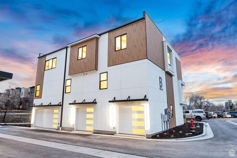 44 W Iko Ave S-138 3 Beds Apartment for Rent