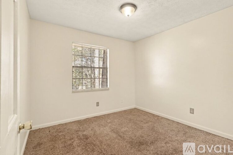1388 Wood Cir S 3 Beds Apartment for Rent - Photo gallery 4