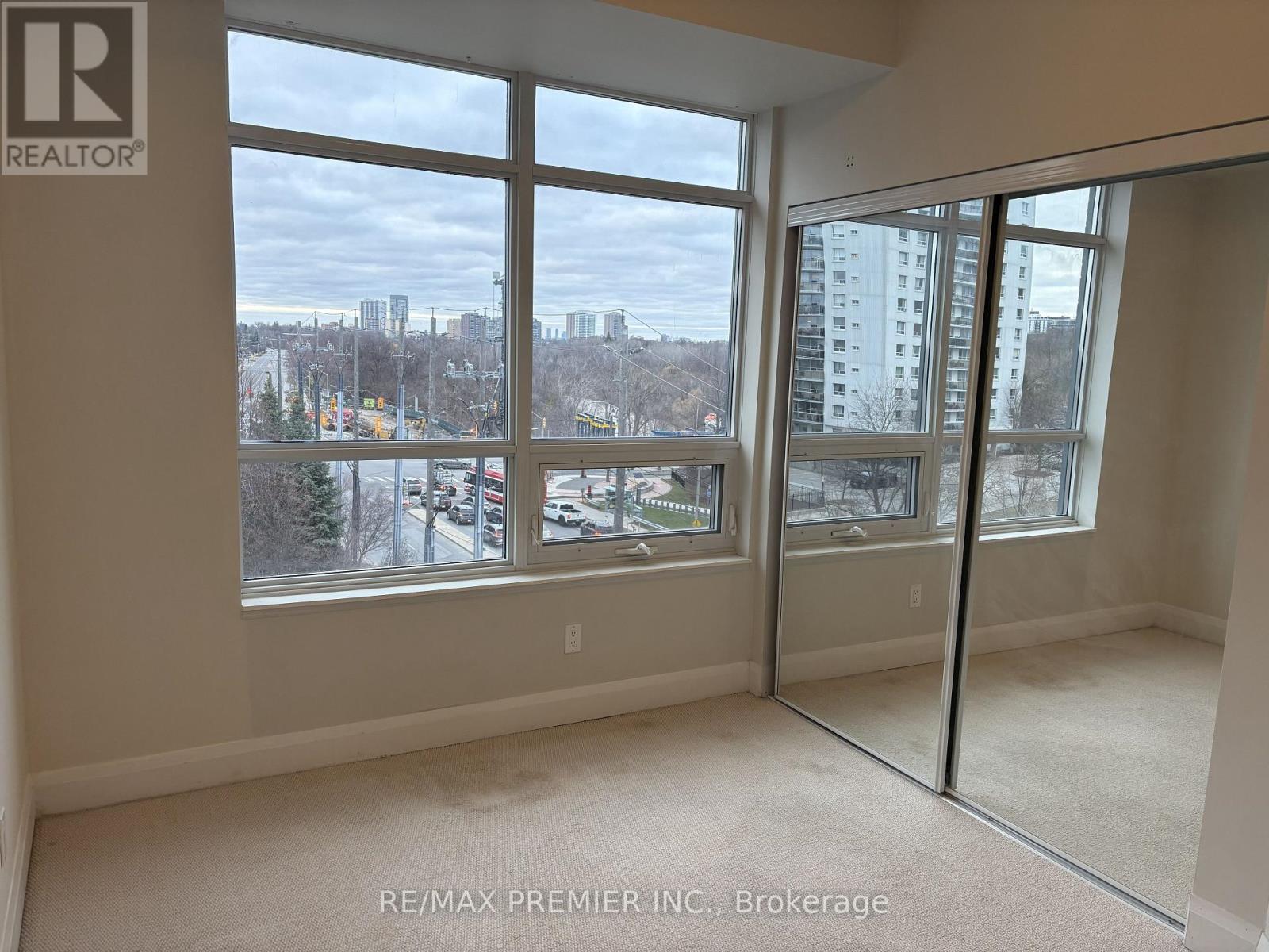 Source URL: https://ddfcdn.realtor.ca/listing/TS639112536696230000/reb82/highres/2/w12760752_8.jpg
