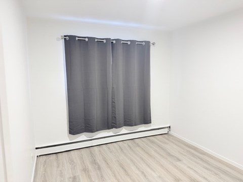12410 134 Avenue Northwest 3 Beds Apartment for Rent