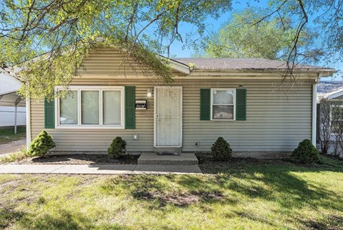1310 Dearborn St. 3 Beds Apartment for Rent