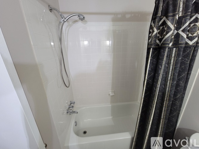 Source URL: https://prod-avail.s3.amazonaws.com/public_images/34359353/listing/20230204_201340.jpg