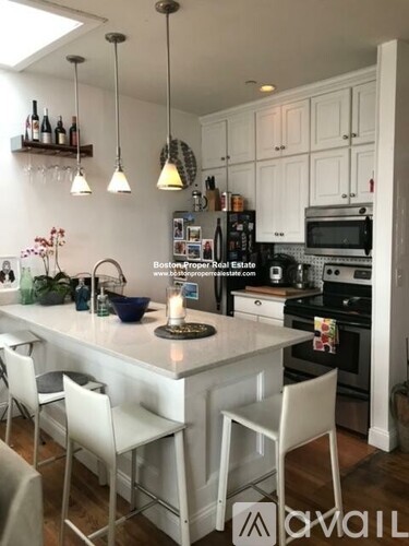 Source URL: https://prod-avail.s3.amazonaws.com/public_images/35393304/listing/384_Commonwealth_Ave.__61_Boston_(Back_Bay)_Unit_Photo_9.jpg