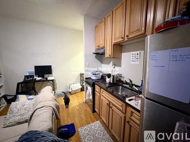 Source URL: https://prod-avail.s3.amazonaws.com/public_images/39619857/listing/384_Commonwealth_Ave.__22_Boston_(Back_Bay)_Unit_Photo_3.jpg