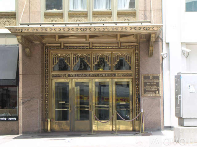 The front of the William-Culver Building is shown.