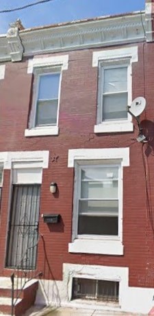 915 W Silver Street 2 Beds Apartment for Rent