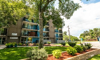 10738 Huron Street 1-2 Beds Apartment for Rent - Photo Gallery 5