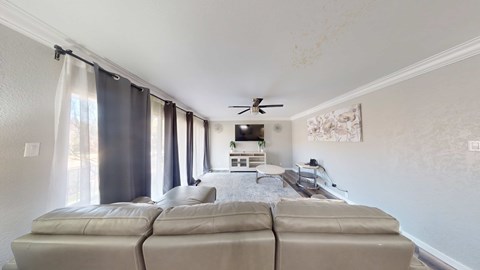 578 E. Avenue J Unit B 3 Beds Apartment for Rent