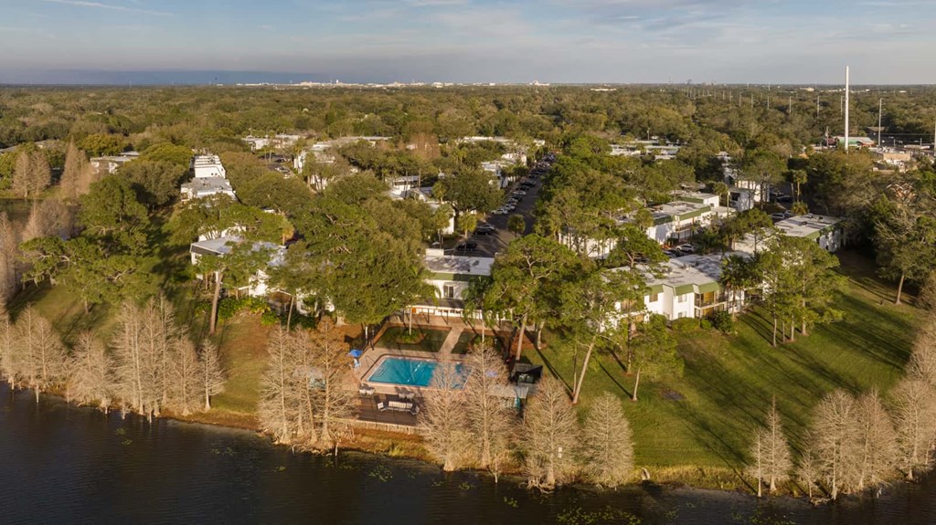 Deerpath On The Lake