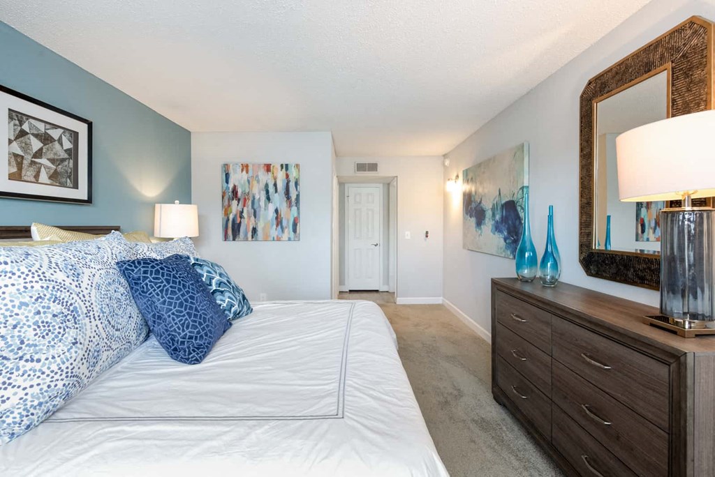 Deerpath On The Lake