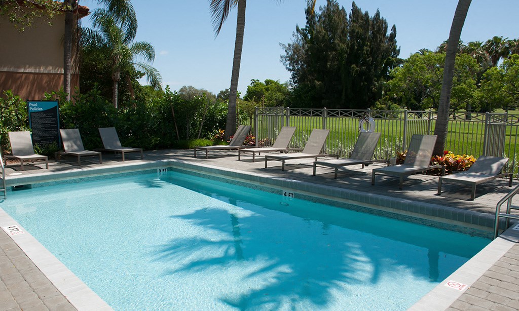 the swimming pool at the inn of the governors resort and spa