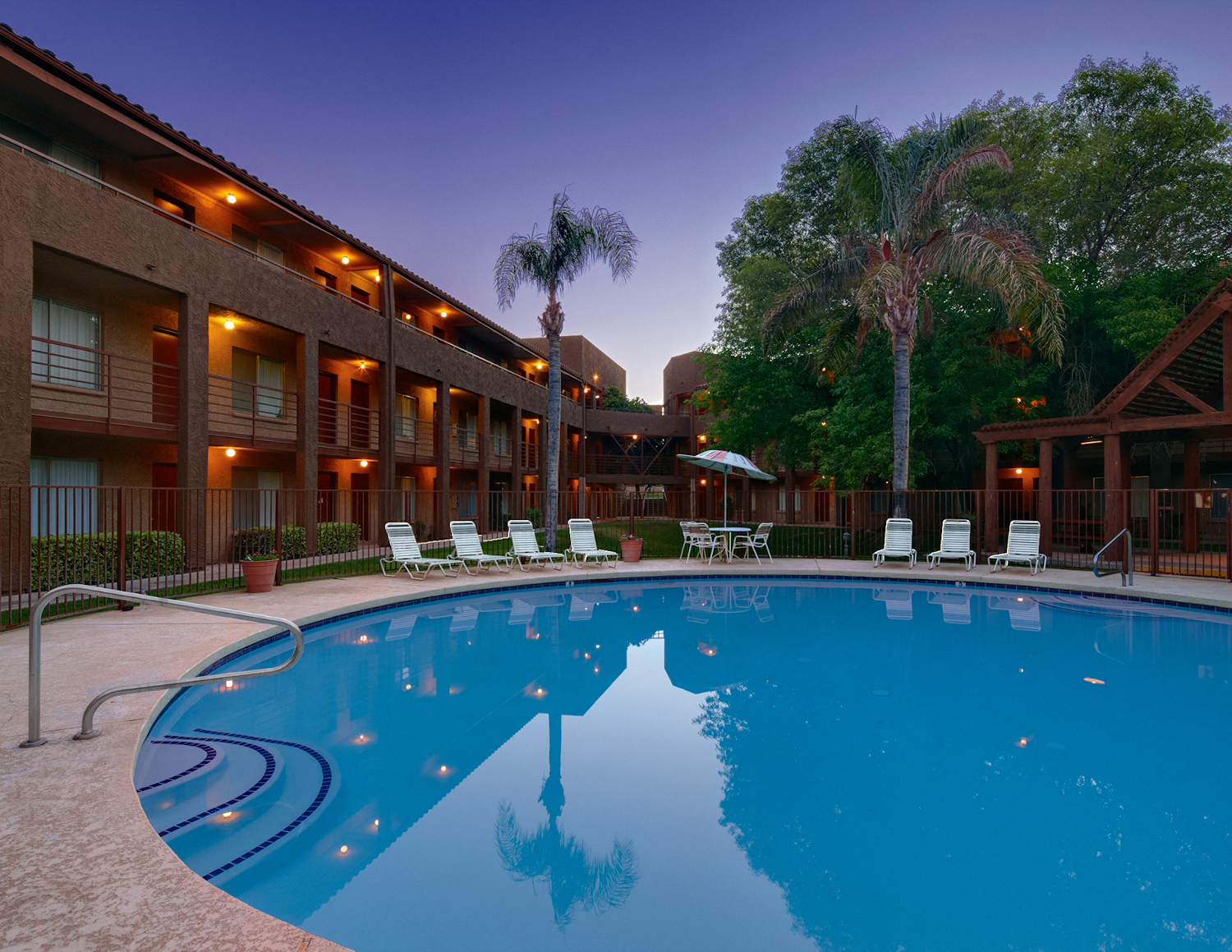 √ 1901 E Apache Blvd