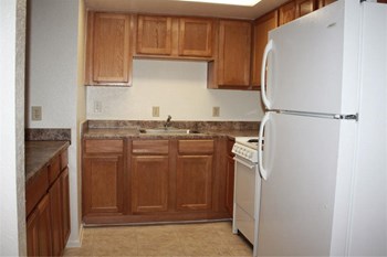 7235 S. 7th St. Studio-1 Bed Apartment, Affordable for Rent - Photo Gallery 15