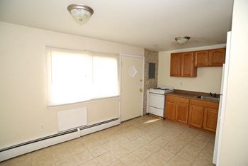 1314 Quinnipiac Avenue 1-3 Beds Apartment for Rent - Photo Gallery 2