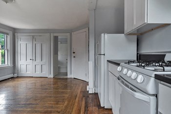 173-175 Park Street Studio Apartment for Rent - Photo Gallery 3
