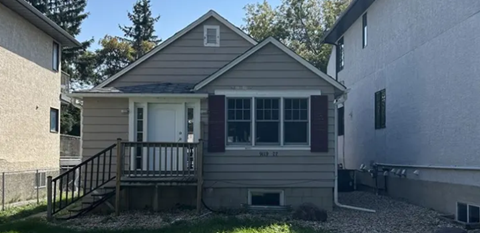 9119 77 Avenue NW 3 Beds Apartment for Rent