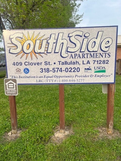 A sign for SouthSide Apartments in Tallulah, LA.