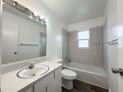 337 East 300 North 2 Beds Apartment for Rent