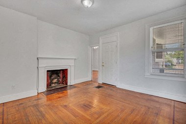 442 George Street, #1 1 Bed Apartment for Rent