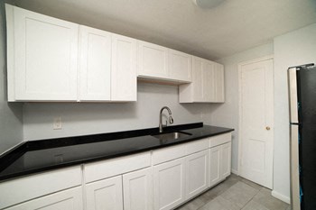22 Colby Court 1-2 Beds Apartment for Rent - Photo Gallery 4
