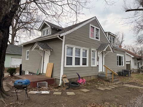 653 Curry St 4 Beds Apartment for Rent