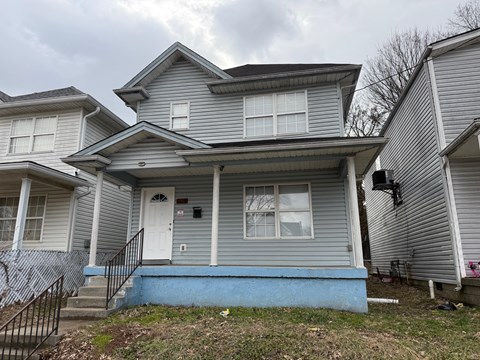 1728 W Oak St 3 Beds Apartment for Rent