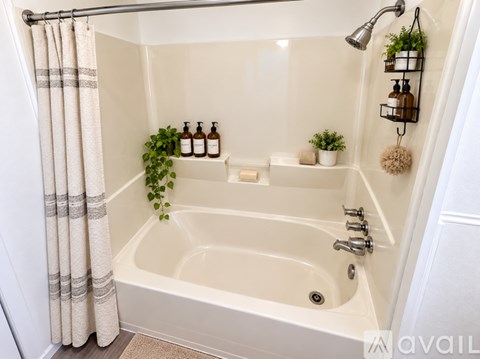 1716 N 6Th St 4 Beds Apartment for Rent