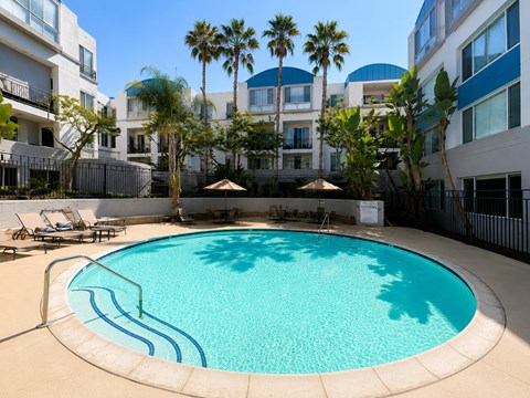 6750 Whitsett Ave 1-2 Beds Apartment for Rent