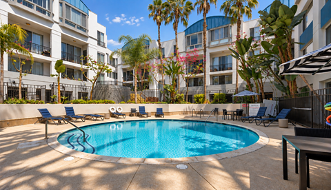 6750 Whitsett Ave 1-2 Beds Apartment for Rent