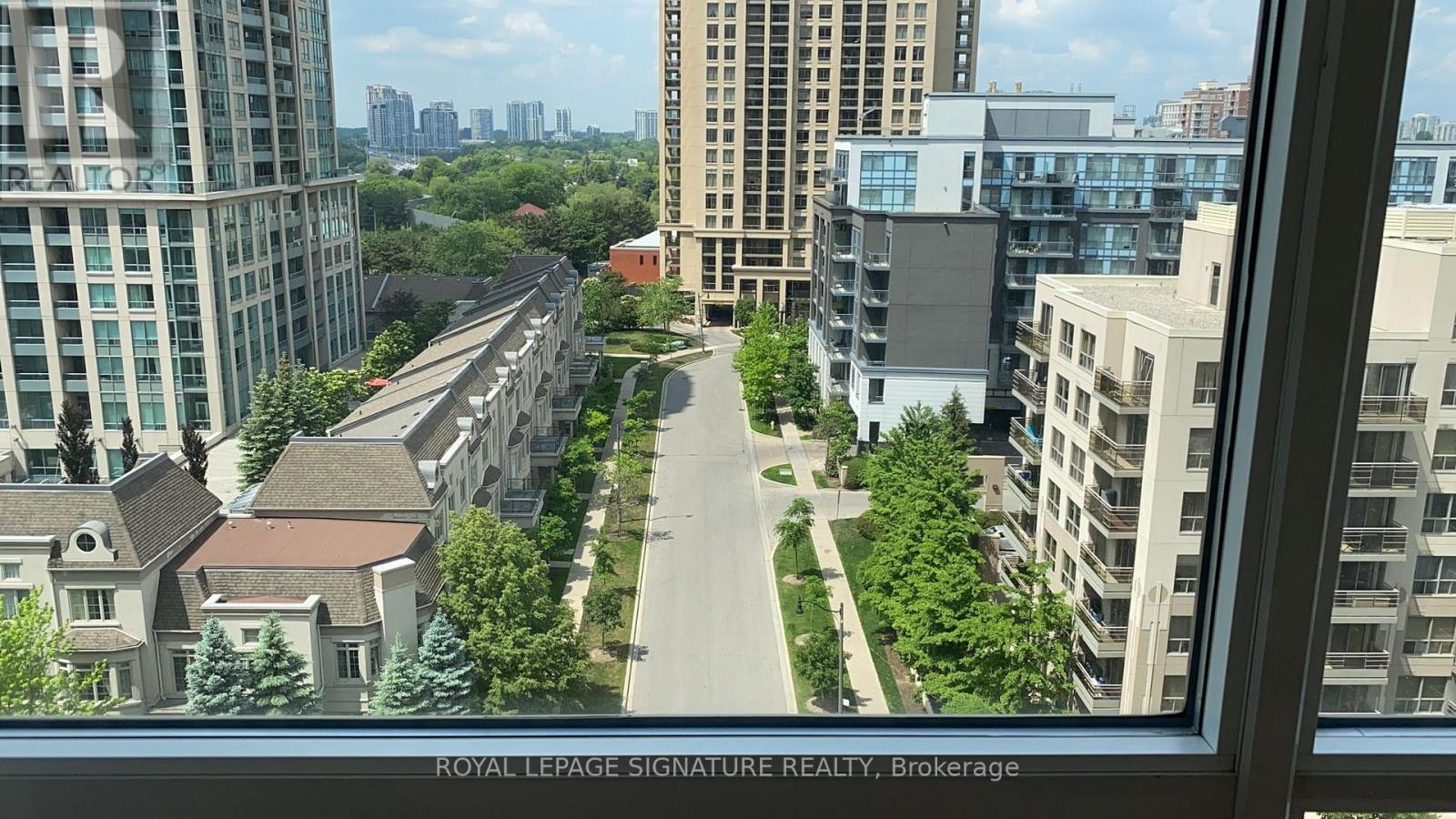 Source URL: https://ddfcdn.realtor.ca/listing/TS639112941775070000/reb82/highres/8/c12796968_8.jpg