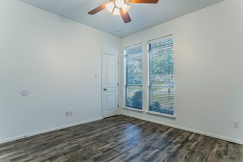 167 Chering 4 Beds Apartment for Rent