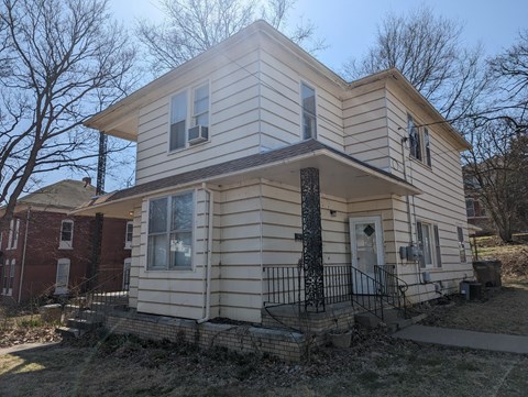 400 Atchison Street 2 Beds Apartment for Rent