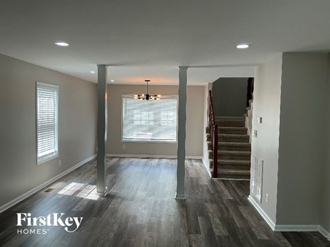 900 Fisher Ct 3 Beds Apartment for Rent