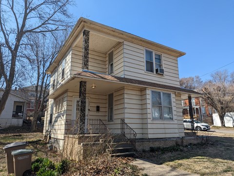 321 North 4Th Street 2 Beds Apartment for Rent
