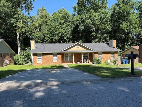225 Forest Place 3 Beds Apartment for Rent