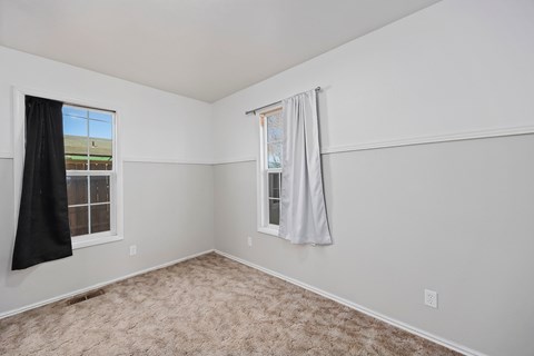 133 Taylor St W 3 Beds Apartment for Rent